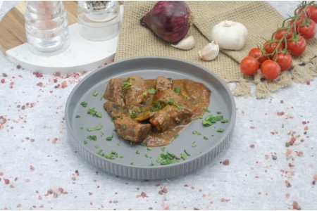 vita cu legume in sos cremos