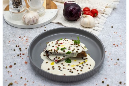 spata de vita sous vide cu sos de piper verde